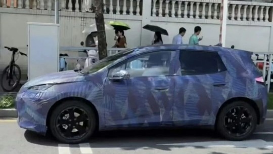 Flagra: novo BYD Dolphin é visto pela 1ª vez e será híbrido flex no Brasil