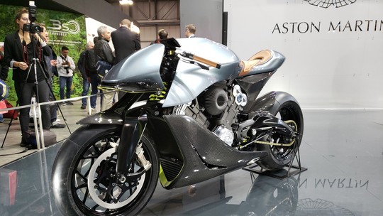 Aston Martin lança sua primeira moto por 108 mil euros
