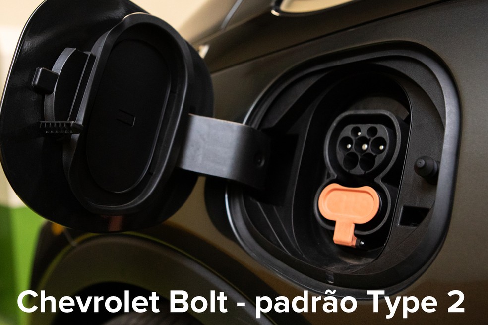 Padrão de carregador do Chevrolet Bolt — Foto: Celso Tavares/G1