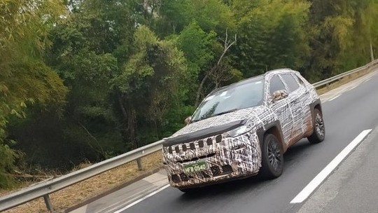 Flagra: novo Jeep Compass aparece com menos camuflagem e motor flex turbo 
