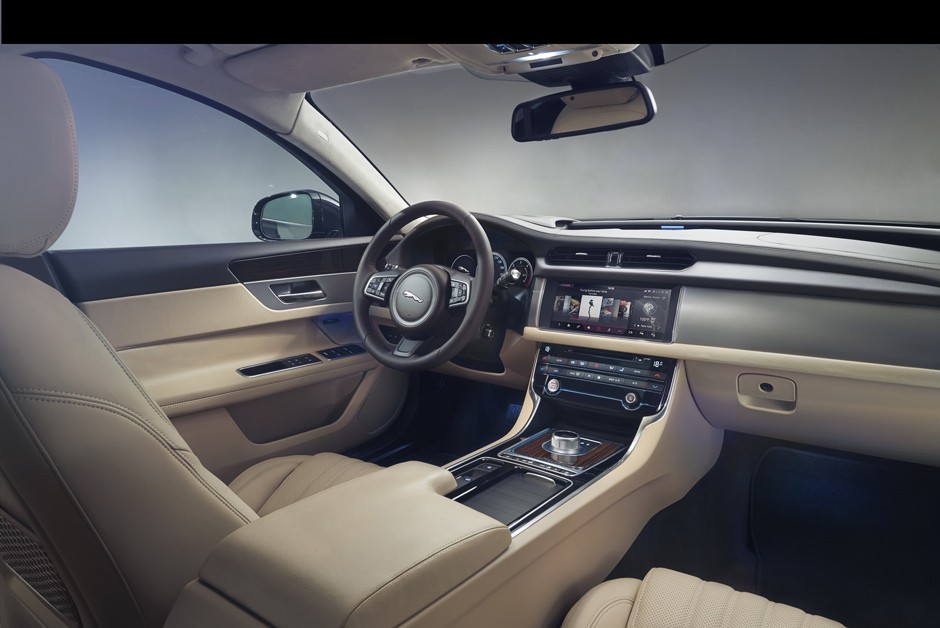 Jaguar XF 2016