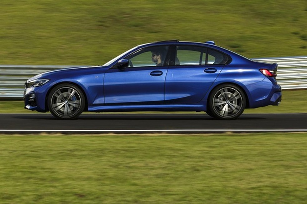 A distância entre-eixos cresce 4,1 cm em relação ao antecessor. Agora são 2,85 metros (Foto: Christian Castanho/BMW) — Foto: Auto Esporte