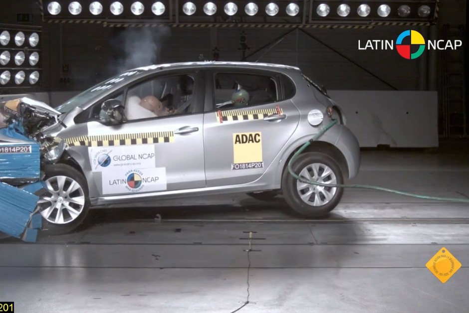 Peugeot 208: 4 estrelas para proteção de adultos e 3 estrelas para proteção infantil 