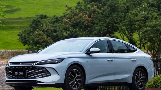 BYD registra no Brasil sedã híbrido que roda 2.100 km com um tanque
