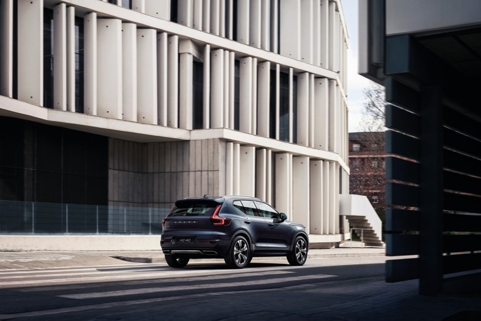 Volvo XC40 tem motorização T4 em suas versões Momentum e Inscription (Foto: Divulgação/Volvo) — Foto: Auto Esporte
