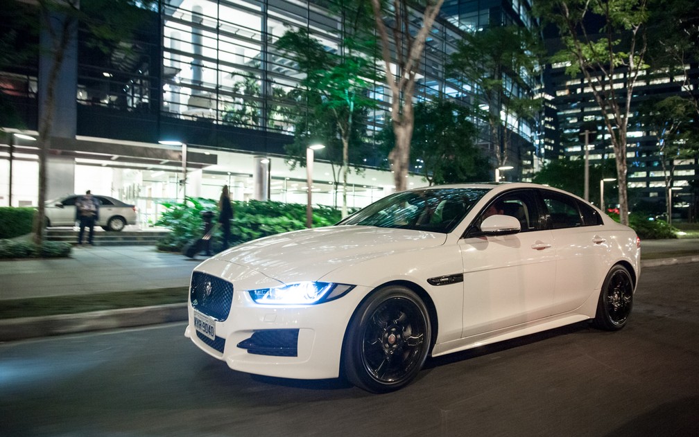 Jaguar XE — Foto: Marcelo Brandt / G1
