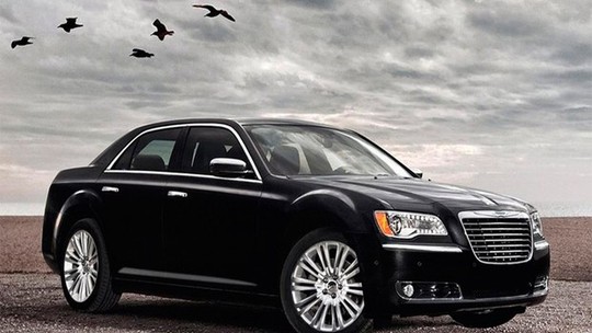 Depois do fim do 300C, Chrysler não oferece nenhum modelo no Brasil