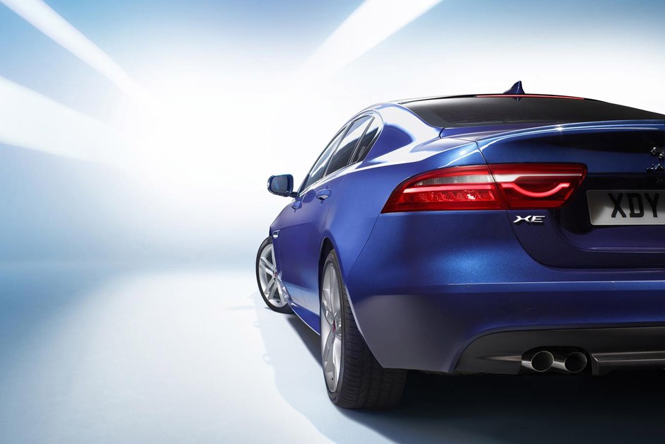 Jaguar XE 2015  