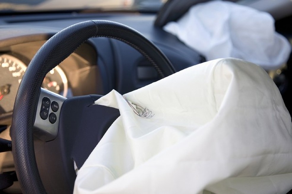 Airbag depois de acionado (Foto: Thinkstock) — Foto: Auto Esporte