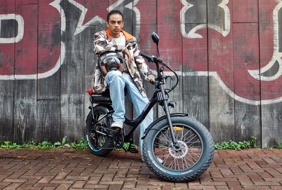 Caloi Mobylette é um exemplo de moto elétrica à venda no Brasil — Foto: Divulgação 